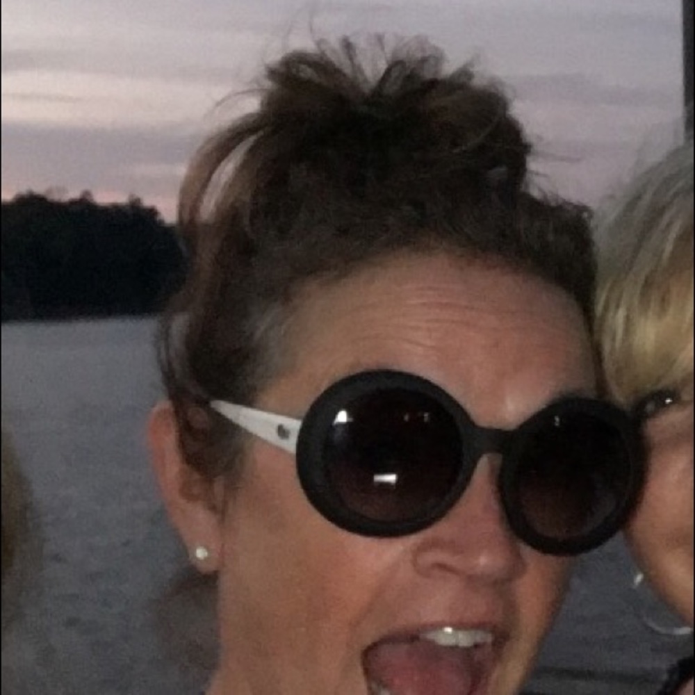 Meet your Posher, Lisa